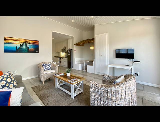 2 BEDROOM APARTMENT FOR SALE IN ELANDS BAY